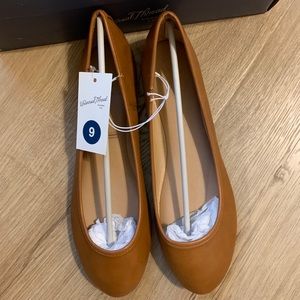 Universal Thread Size 9 NWT Women’s Flat Shoes